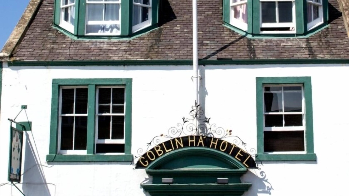 Gifford Hotel | Goblin Ha'