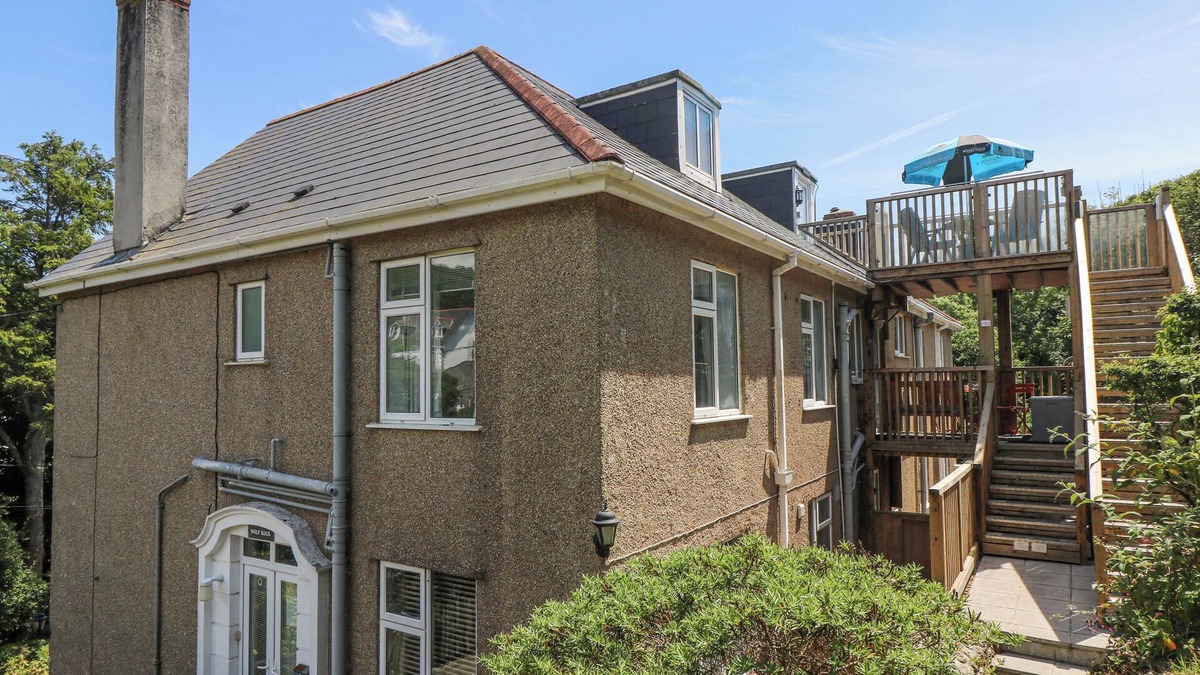 Saint Martin Cottage | GODREVY, country holiday cottage, with a garden in Porthcurno