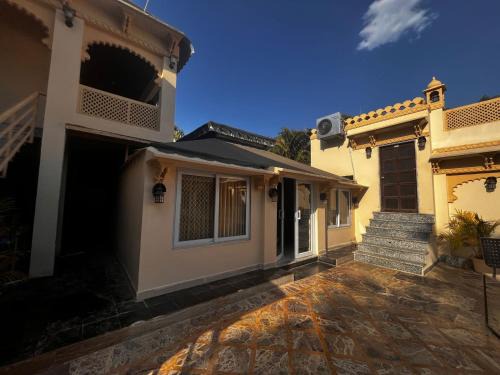 Vijaypur Hotel | Gokul Lodge INN