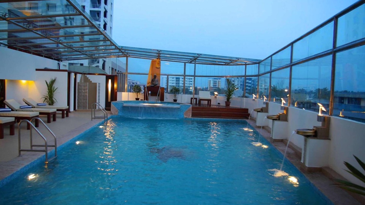 Kaloor Hotel | Gokulam Park