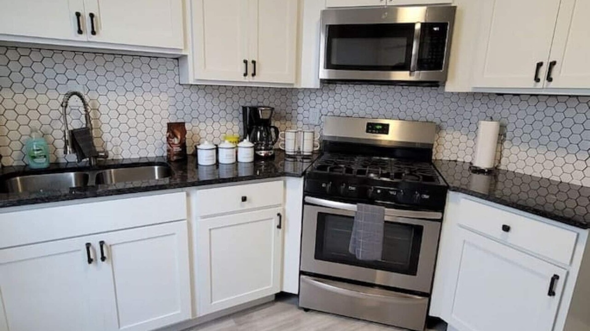Grand Rapids Apartment | Gold 4 · Retreat Suite - Peaceful & Private Getaway