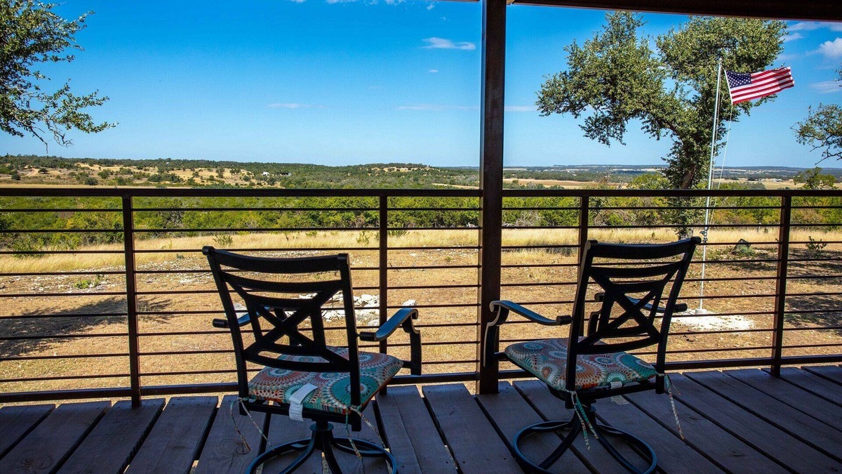 Fredericksburg House | Gold & A Ranch | Scenic Country Retreat
