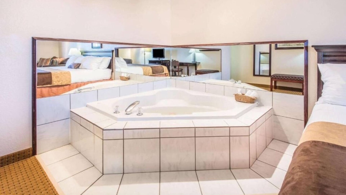 Lloydminster Hotel | Gold Circle Inn