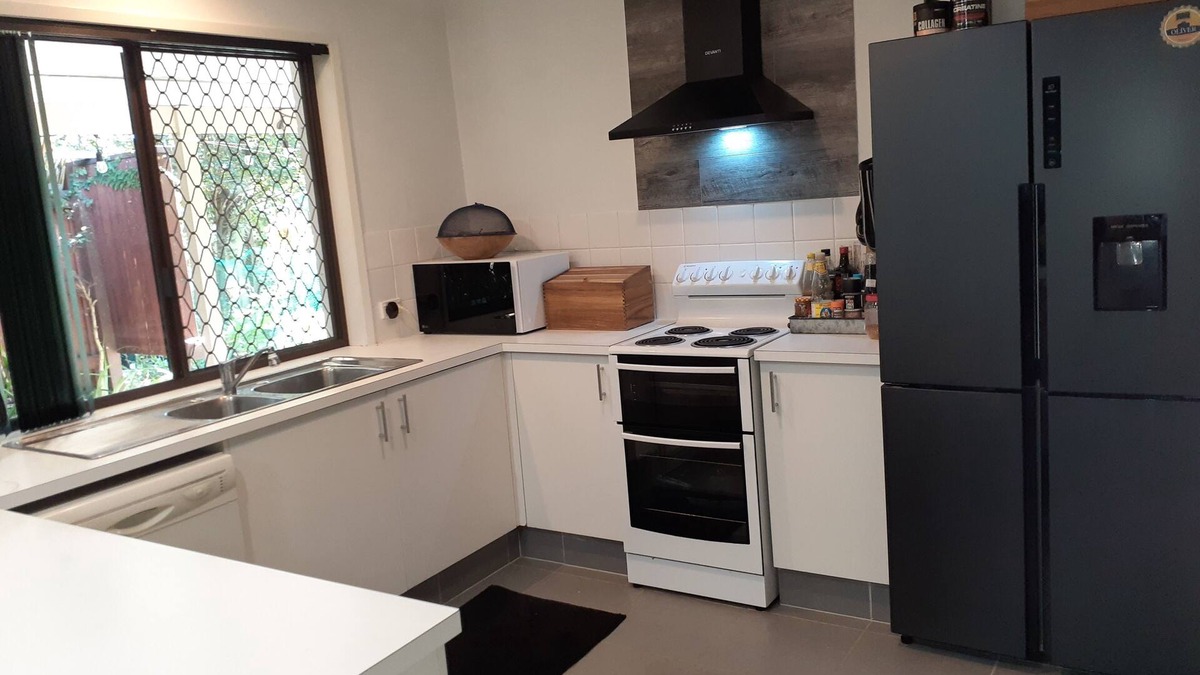Helensvale House | Gold Coast Delight: Private oasis near the Theme Parks.