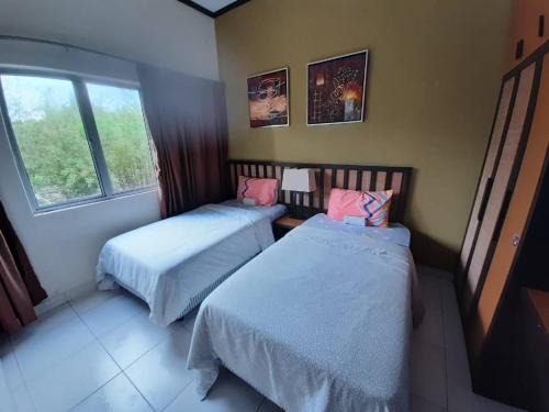 Endah Apartment | Gold Coast Morib Resort Apartment Ezzy