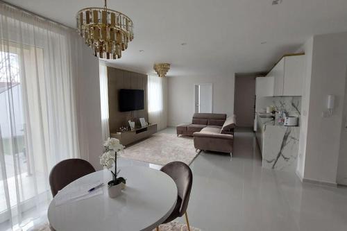 Nyiregyhaza Apartment | Gold Home