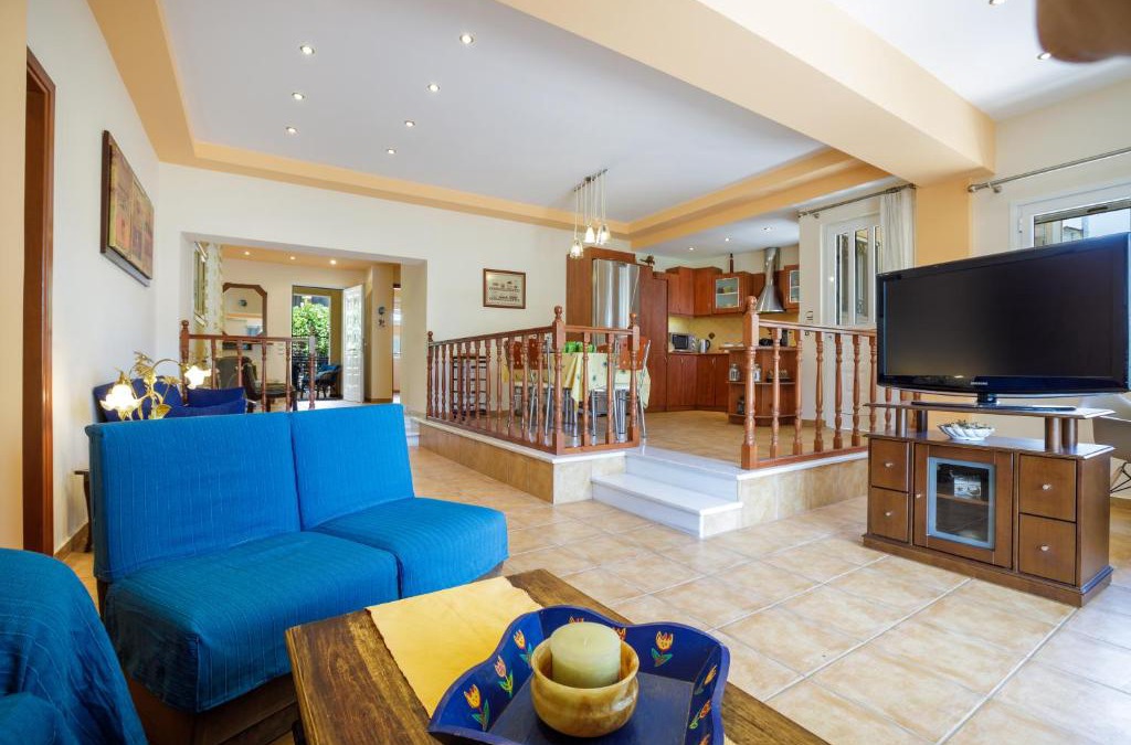 Petalidi House | Gold n Blu Petalidi