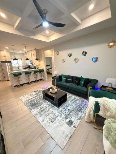 Mission Apartment | Gold'n Retreat