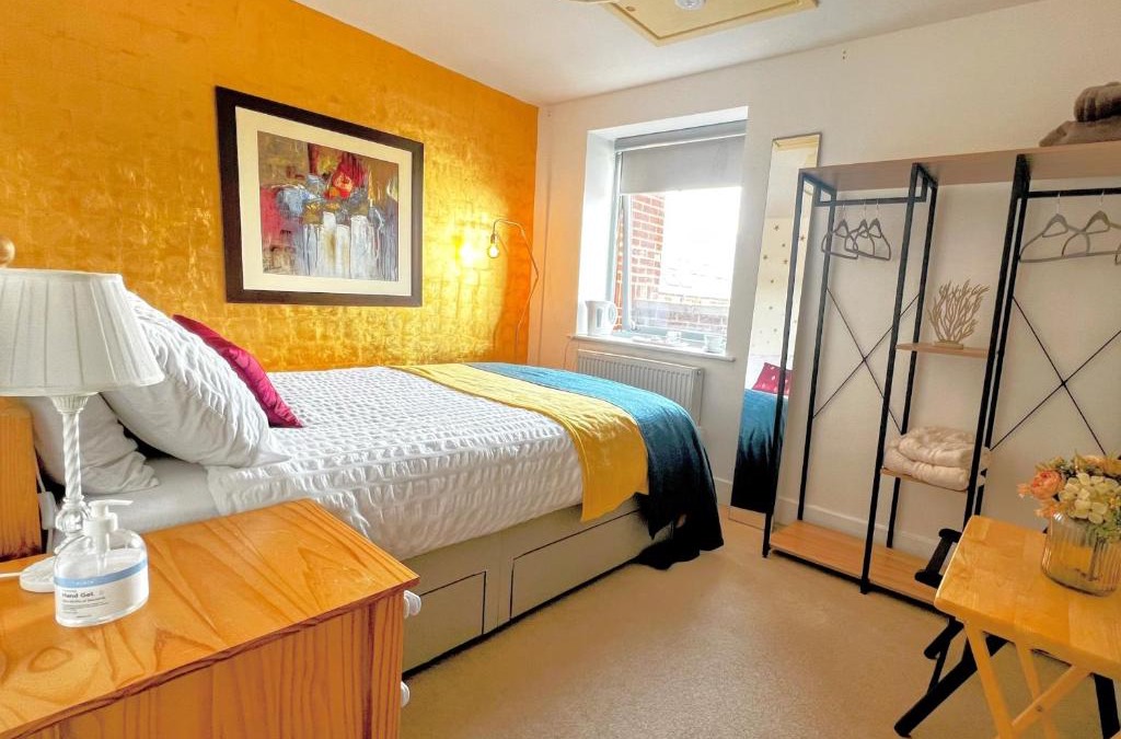Sherborne St. John House | GOLD Penthouse Room 5min to Basingstoke Hospital