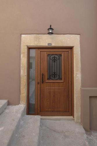 Nikos Kazantzakis Apartment | Gold Queen Apartment