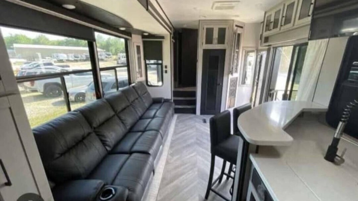 Phoenix Lake-Cedar Ridge RV Rental | Gold Rush Historic Location with Luxurious Recreational Vehicle with Porch