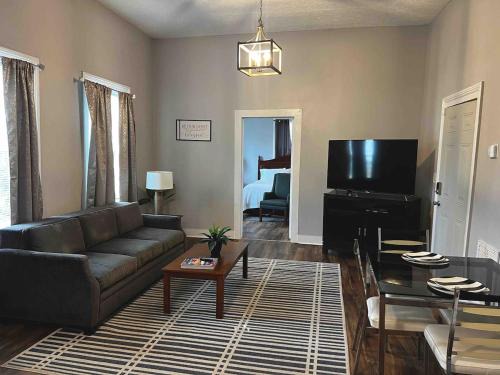 Wadley Apartment | Gold Suite