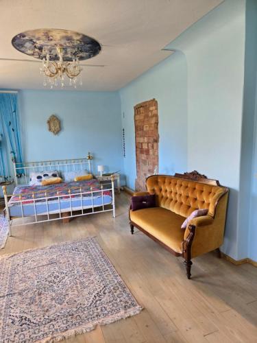 Pedvale House | Gold Sun Zelta Saule