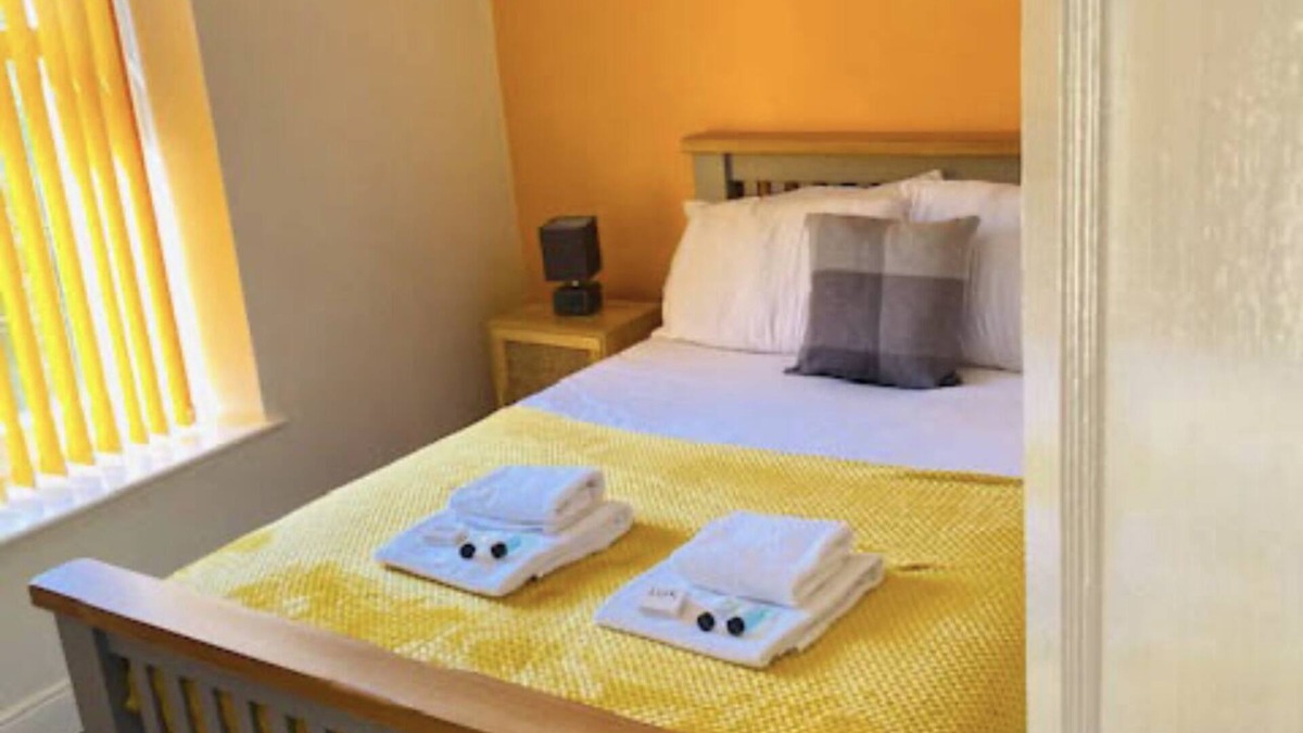 Six Bells House | Goldcroft – A Warm & Welcoming Getaway in the Heart of the Valleys