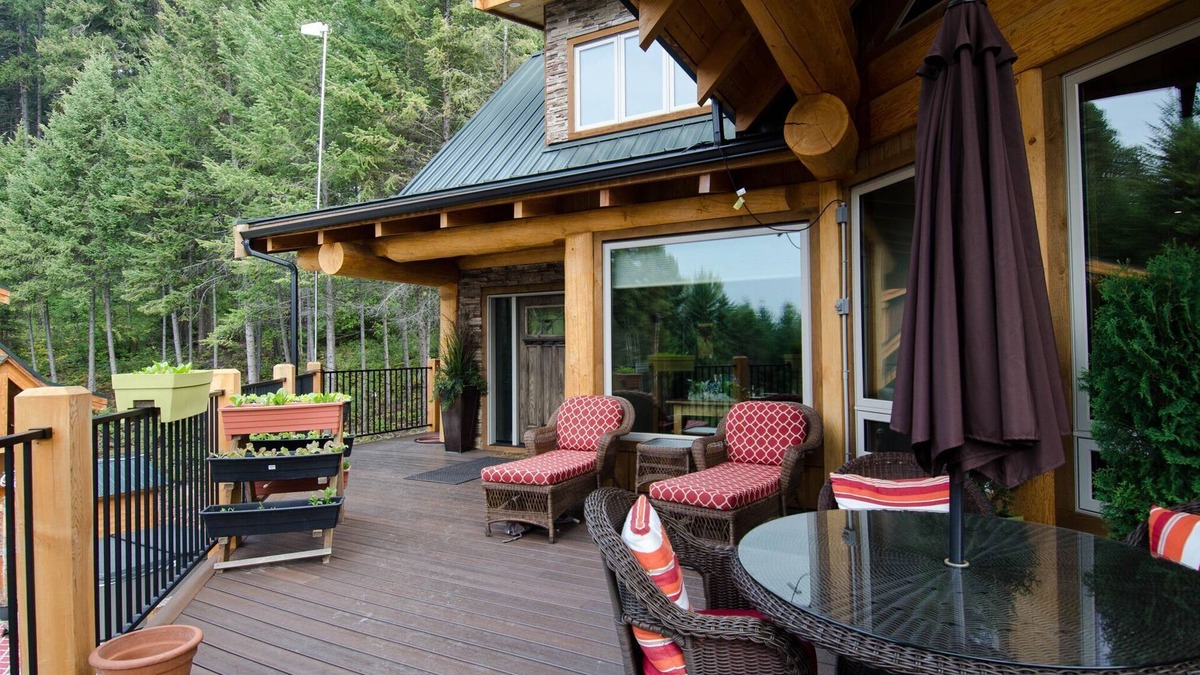 Golden House | Golden Acre Mountain Lodge Dawson suite