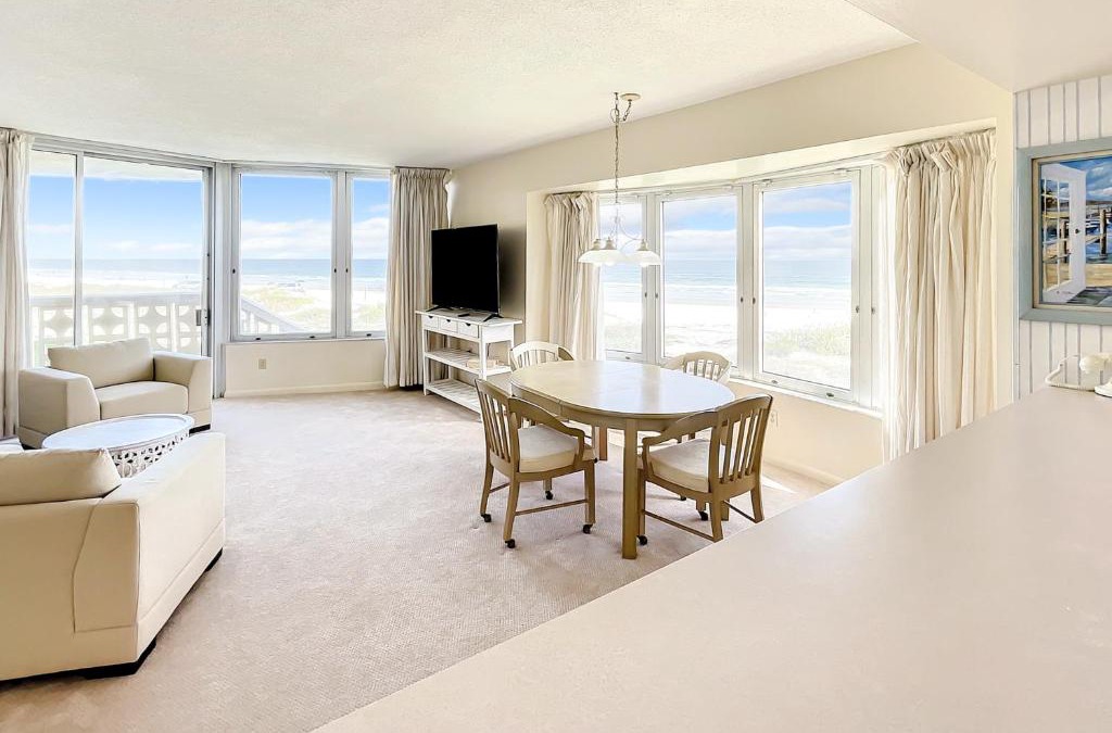 New Smyrna Beach Apartment | Golden Arms 111