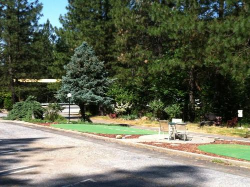 Cedar Ridge Hotel | Golden Chain Motel
