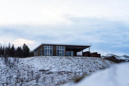 Fludir Villa | Golden Circle Villa - Hot Tub & Sauna