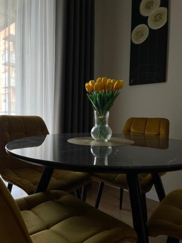 Plunge Apartment | Golden corner