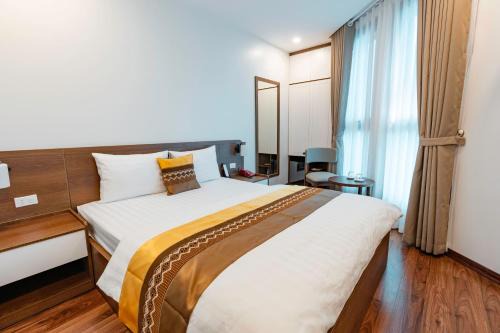 Hanoi Hotel | Golden Crown Hotel Long Bien
