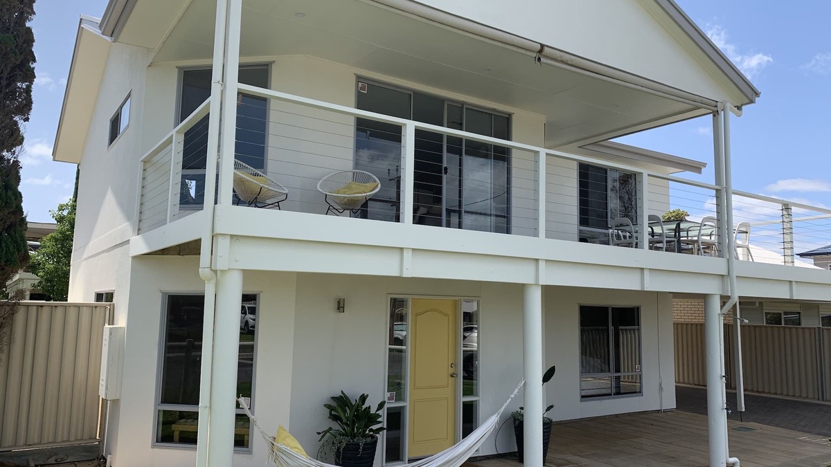 Aldinga Beach House | Golden Glow Getaway, Aldinga Beach. Previously Purple Pearl
