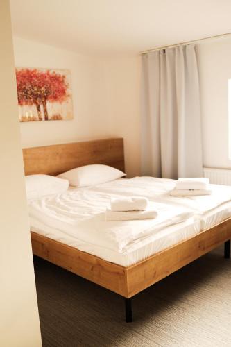 Brezineves Hotel | Golden Golem hotel & Spa