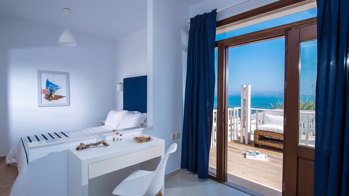 Kokkini Chani House | Golden Grain Suites by Checkin