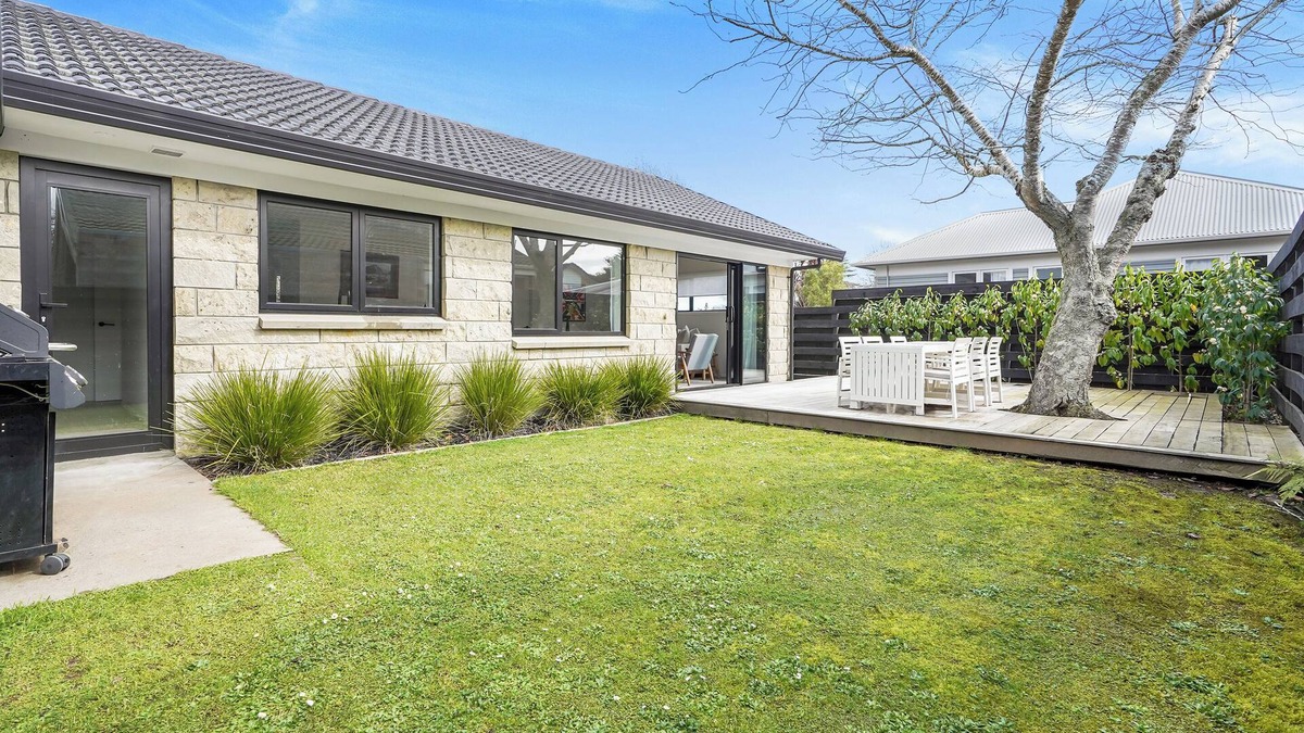 Cambridge House | Golden Grove - Cambridge Holiday Home