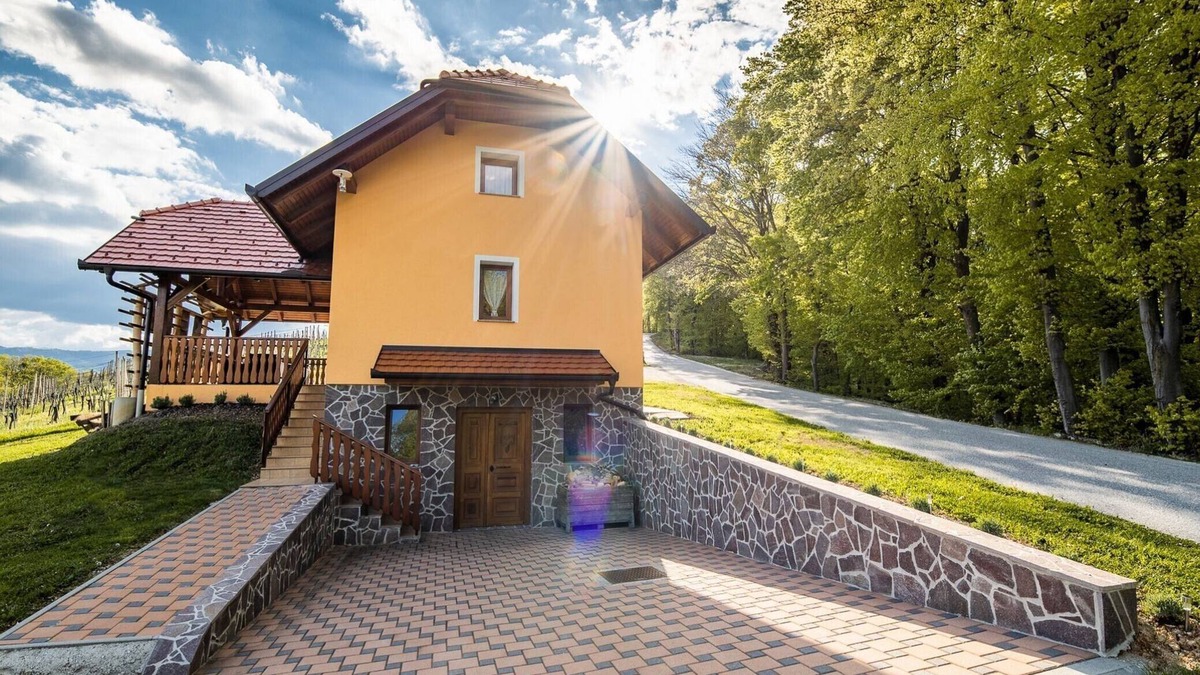 Cerklje ob Krki House | Golden Horizon Holiday Home with Terrace and Garden - One Bedroom Holiday Home with Terrace and Garden