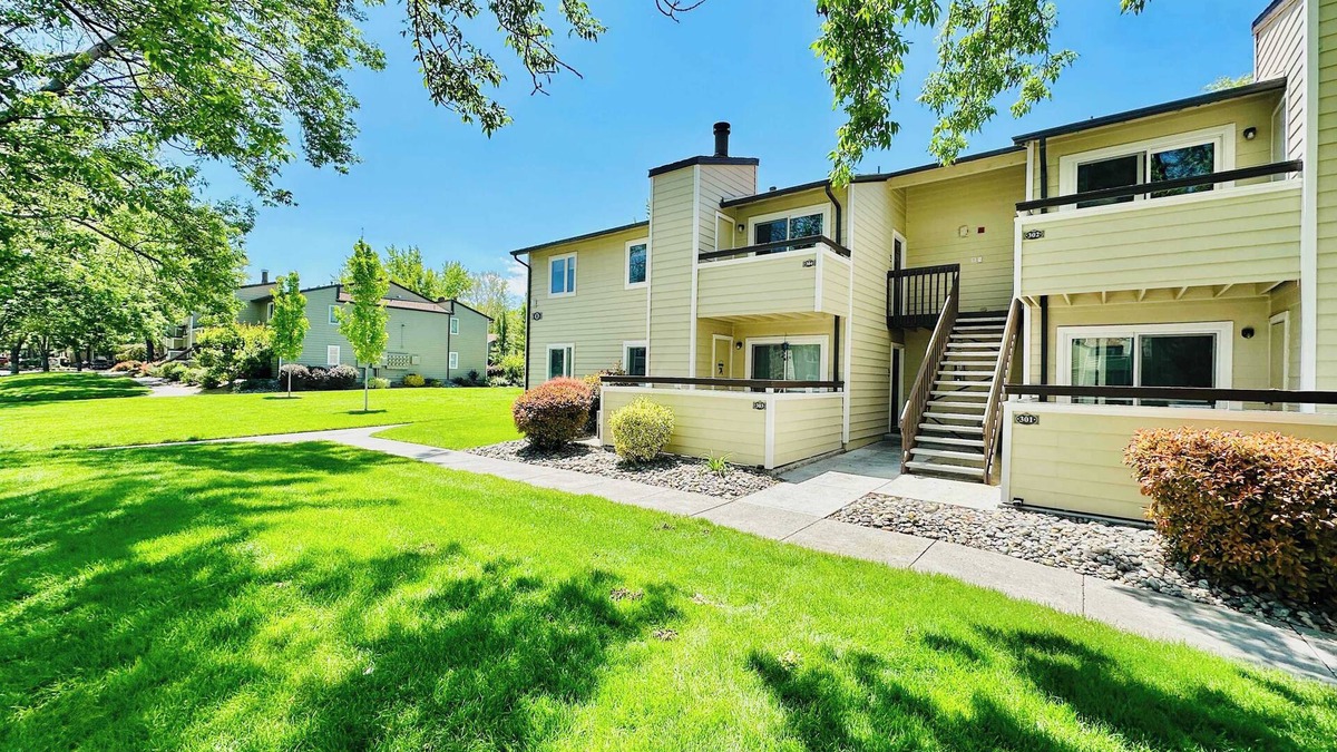 Reno/Tahoe Airport Apartment | Golden Horizon Lodge
