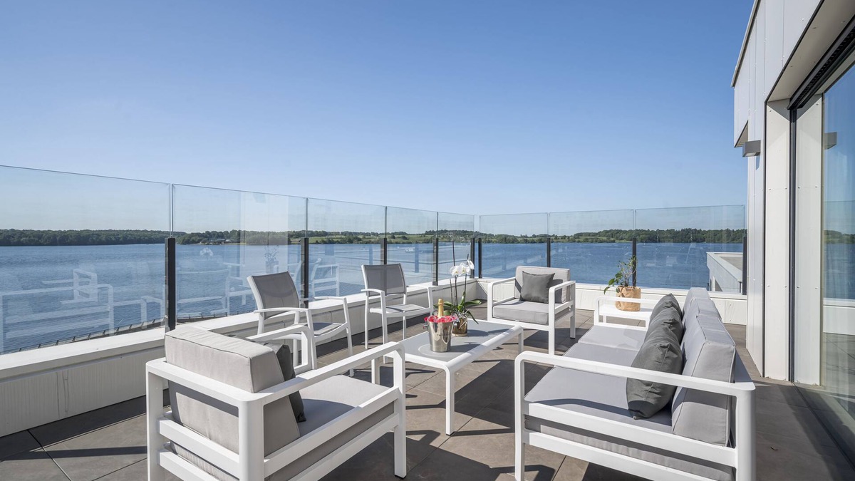 Froidchapelle Hotel | Golden Lakes Hotel