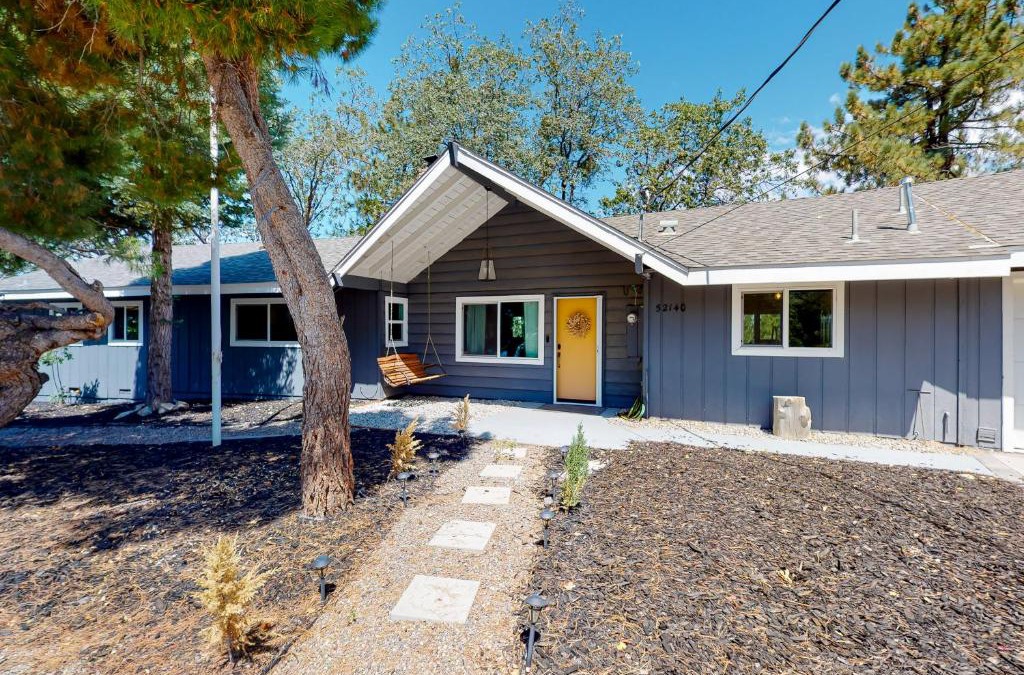 Idyllwild House | Golden Leaf Charmer