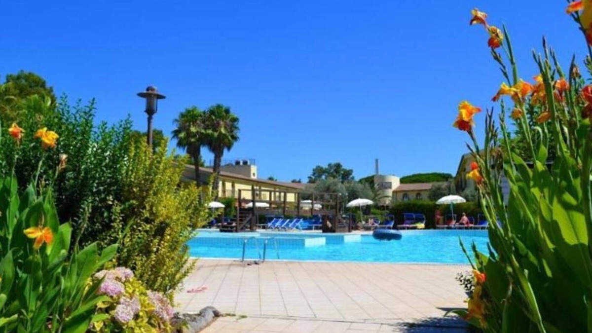 Arborea Apartment | Golden Meadow Apartment, Ac, Wifi