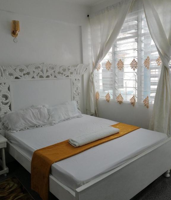 Tangana Apartment | Golden Nest
