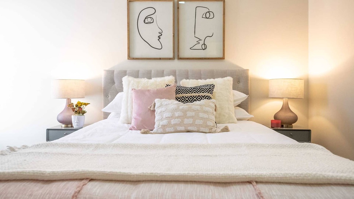 Golden Square House | Golden Place Business Stay Couples Getaway