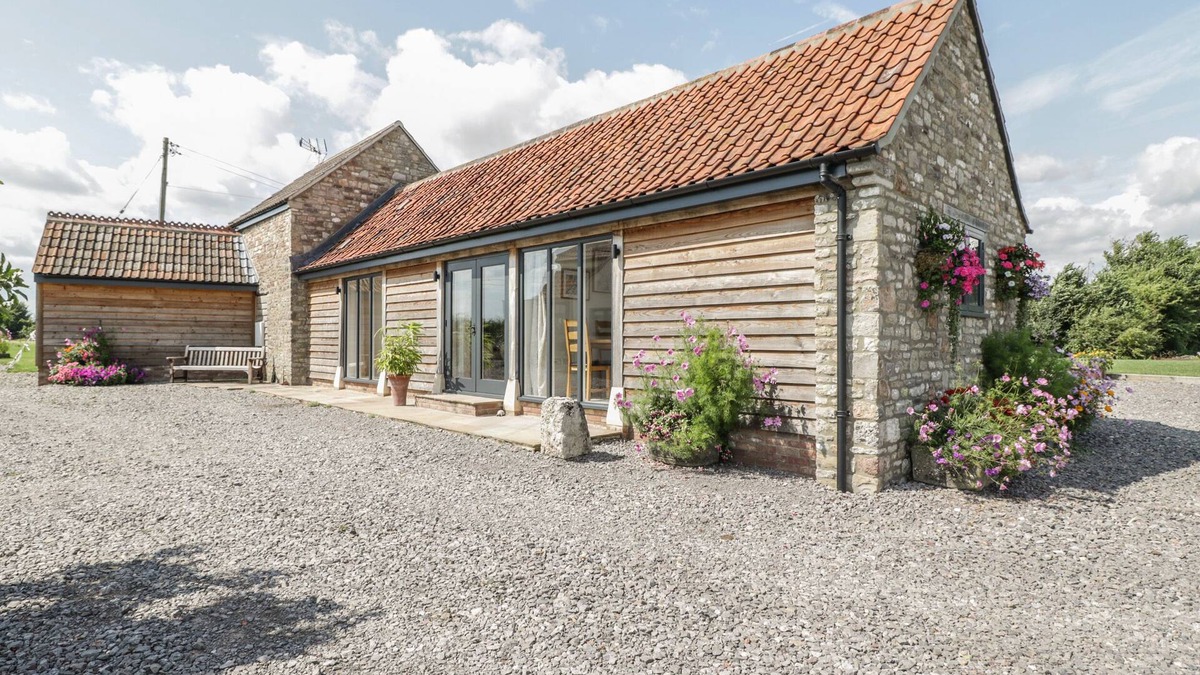 Olveston Cottage | GOLDEN VALLEY BARN, family friendly in Oldbury-On-Severn