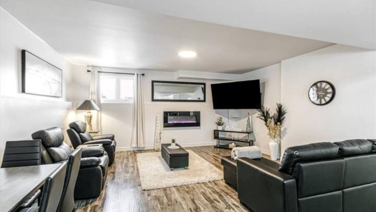 Garson House | Golden Wood Escape