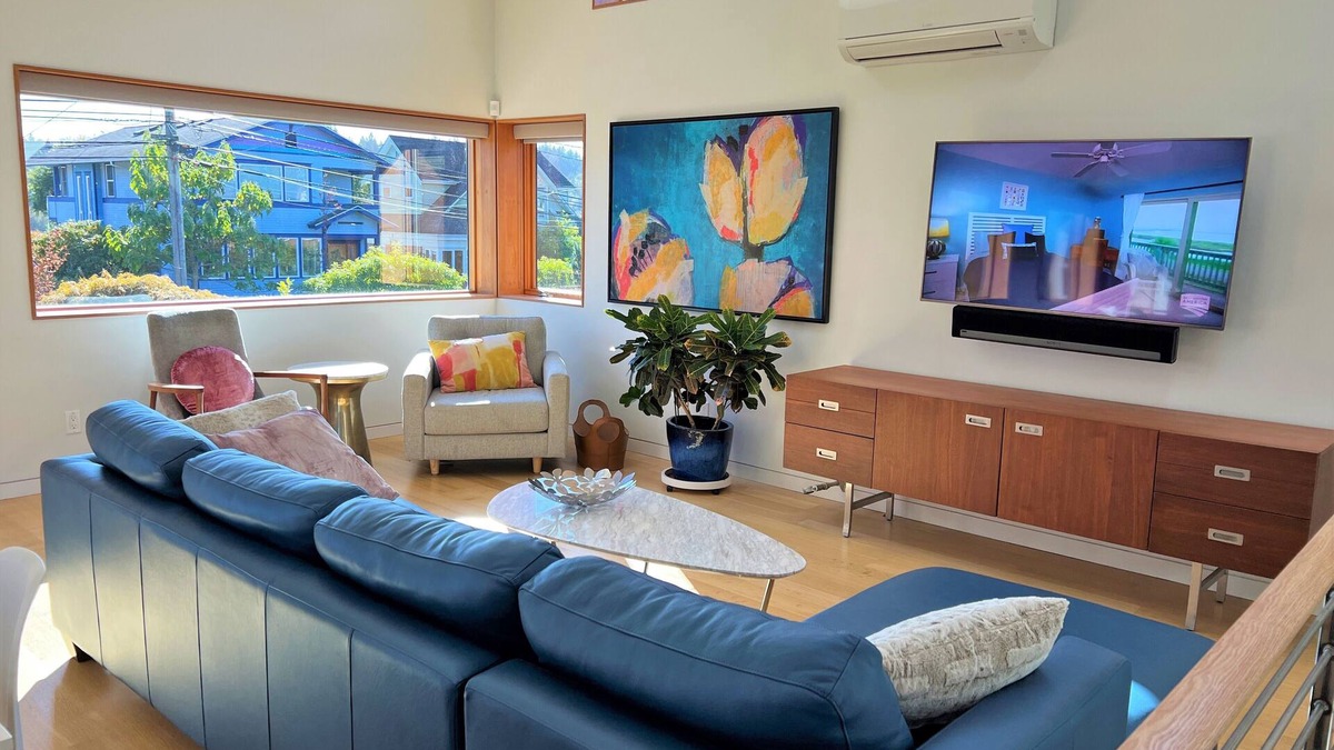Sunset Hill House | Goldfinch House - Scandinavian Modern Near Beaches