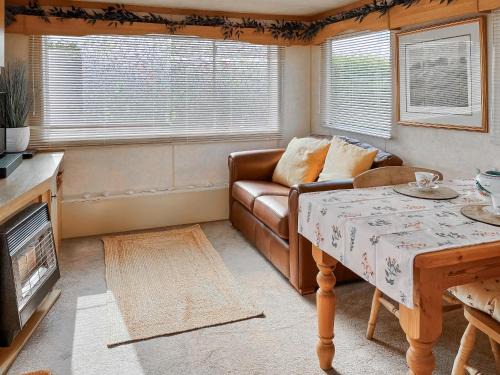 Chappel House | Goldfinch - Uk48551