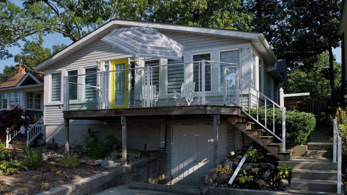 Grand Bend Cottage | Goldfish Cottage: Cute Cottage Steps From The Beach In Grand Bend!