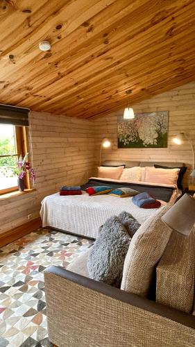 Kuldiga House | Goldingen Stone Retreat - Hot Tub and Nature