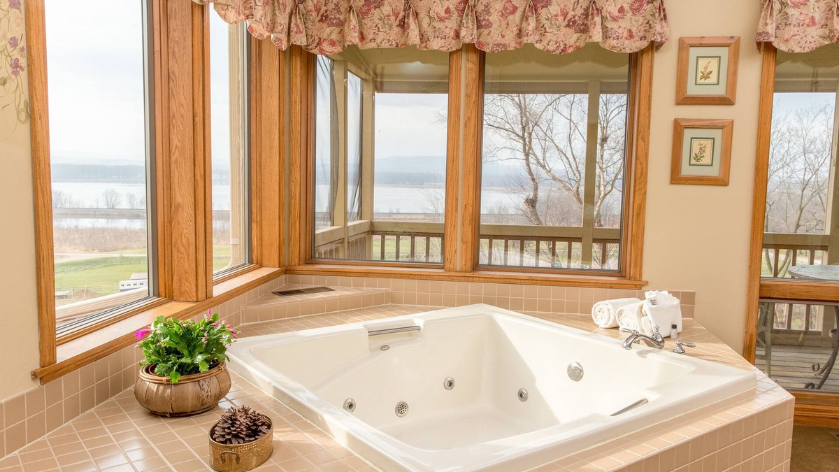 Galena Bed & Breakfast | Goldmoor Inn