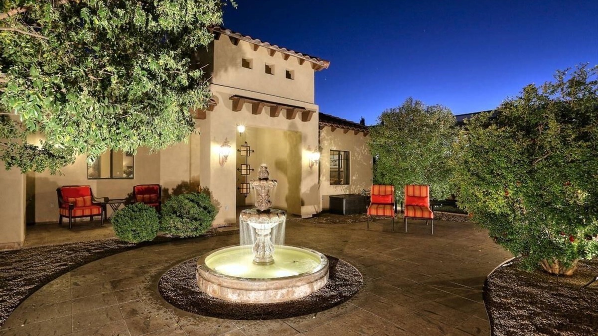 Central Scottsdale House | Golf & Baseball Batting Cage/Hot Tub/Luxurious Living/Private, Gated, Quiet