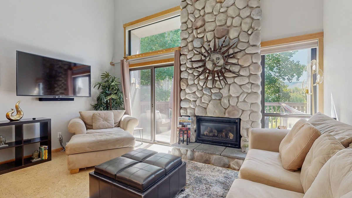 Elkhorn Village Condo | Golf Course Condo - dog friendly w/community pool, hot tub & tennis courts