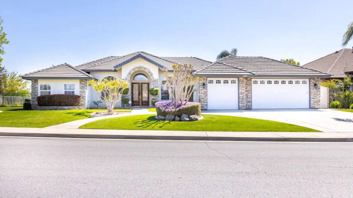 Eagle Ranch House | Golf Course View Home with Dual AC and SPA