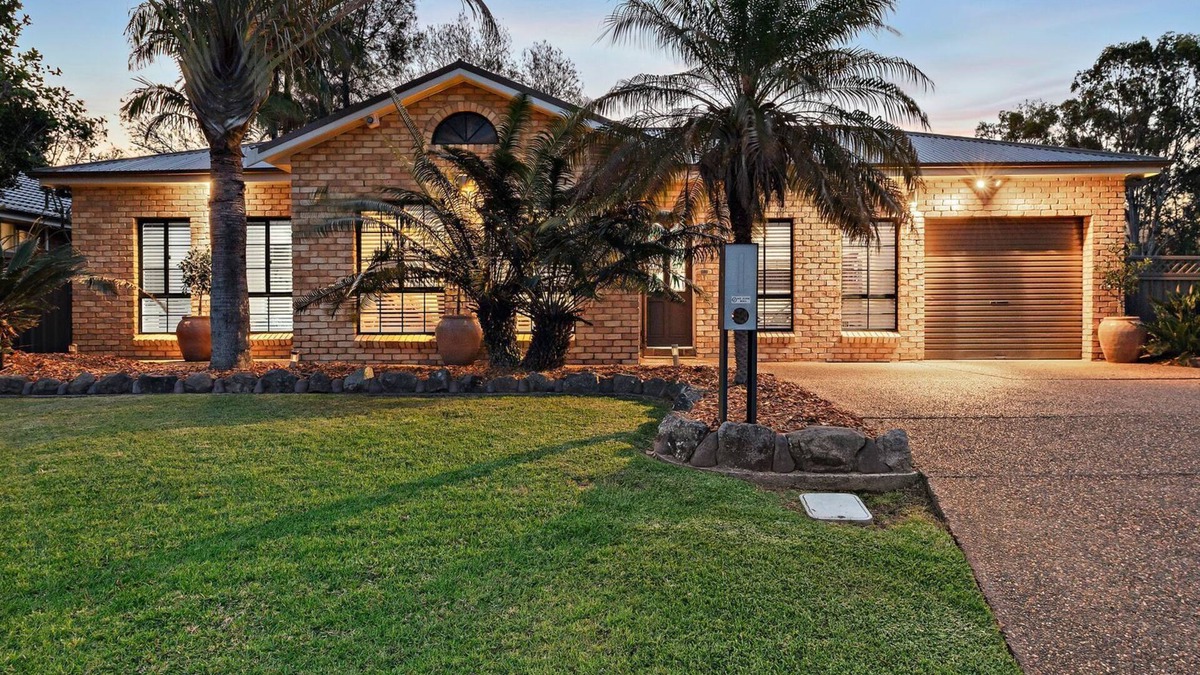 Cessnock House | Golf Course Views at Stonebridge 5mins to Vineyards