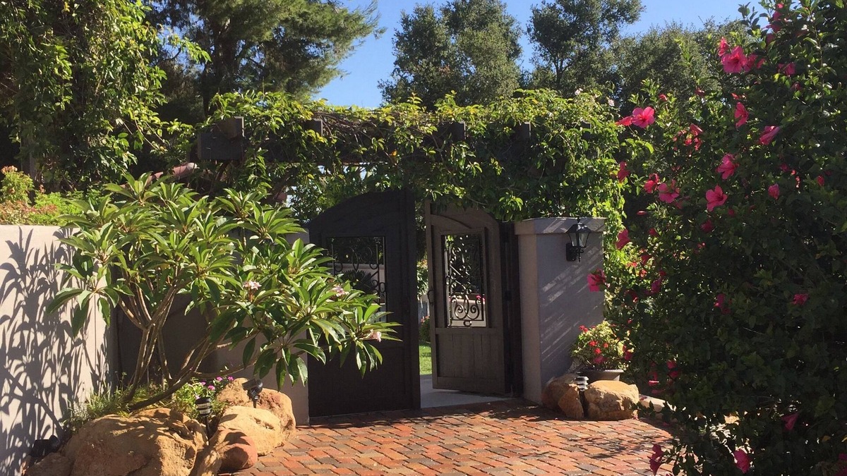 Fallbrook House | Golf courses, Wineries, beaches