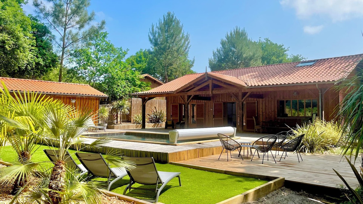 Biscarrosse House | GOLF de Bisca, wooden villa, lake on foot, heated SWIMMING POOL, 4-star rating.
