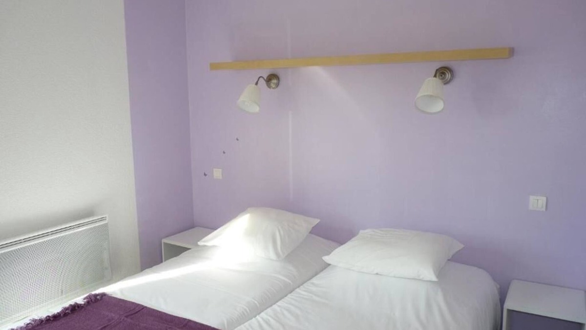 Digne-les-Bains Hotel | Golf Enthusiast's Dream with Pro Coaching & Scenic Course - Provence Charm