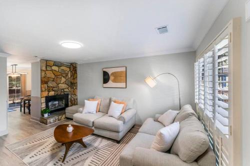 Piper Glen Estates House | Golf Oasis Modern Townhome!